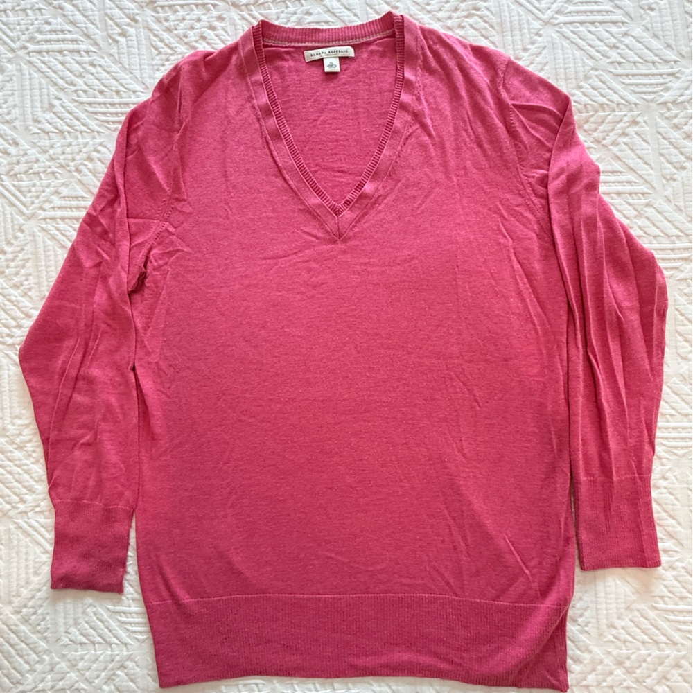 Banana Republic Pink V-Neck Lightweight Women's Silk Sweater
